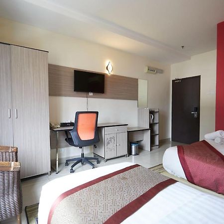 Dolphin Hotel, Chow Kit Kuala Lumpur Bagian luar foto
